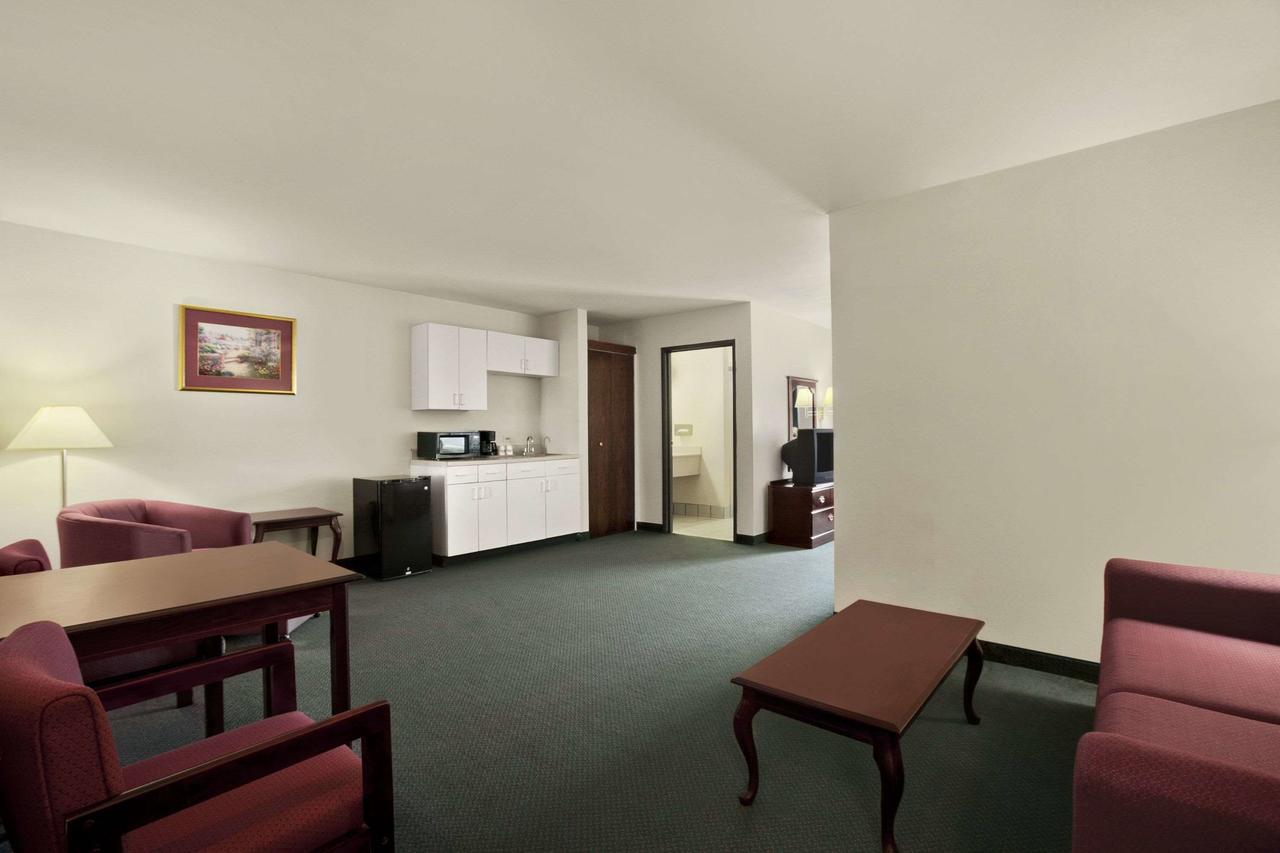 Days Inn & Suites By Wyndham Romeoville Luaran gambar